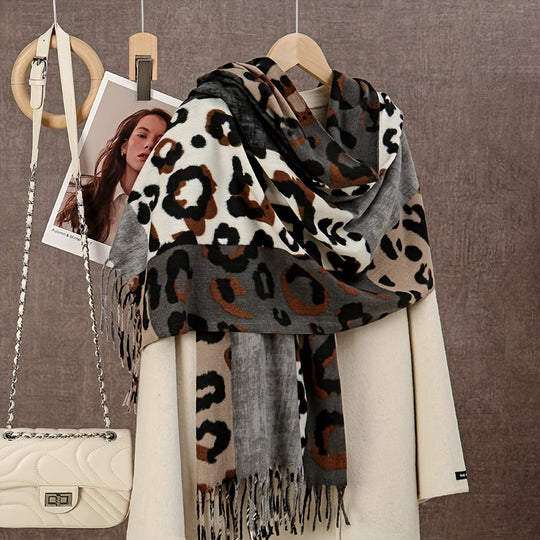 Lianne - Warm Leopard Print Fringe Scarf Made of Polyester