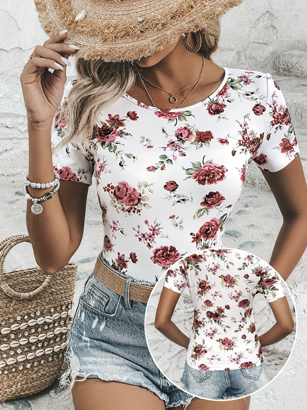 Elvira - Elegant T-shirt with floral print and round neck