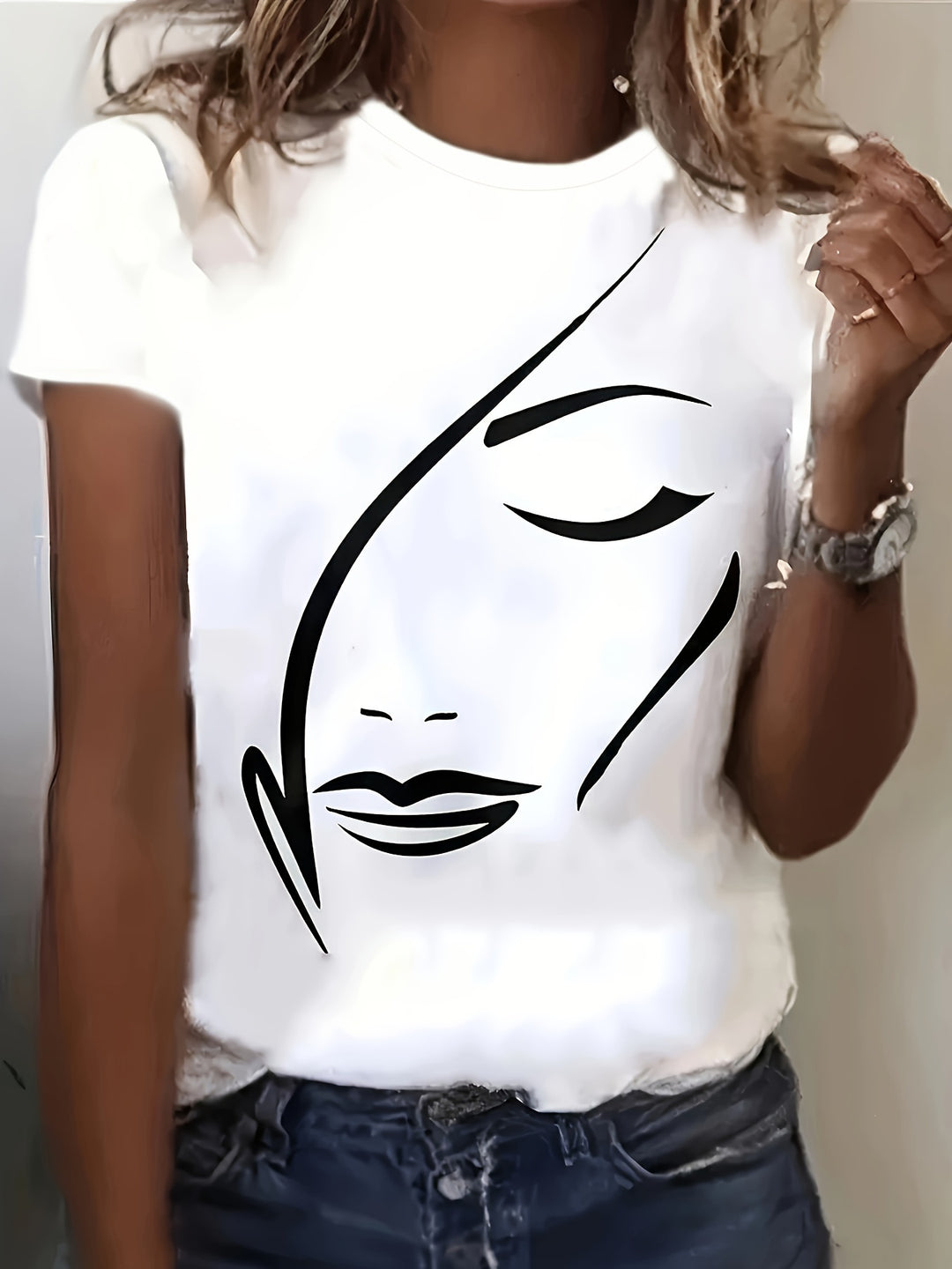 Femke - Elegant Women's T-shirt made of 100% Cotton | Geometric Design for Spring/Summer