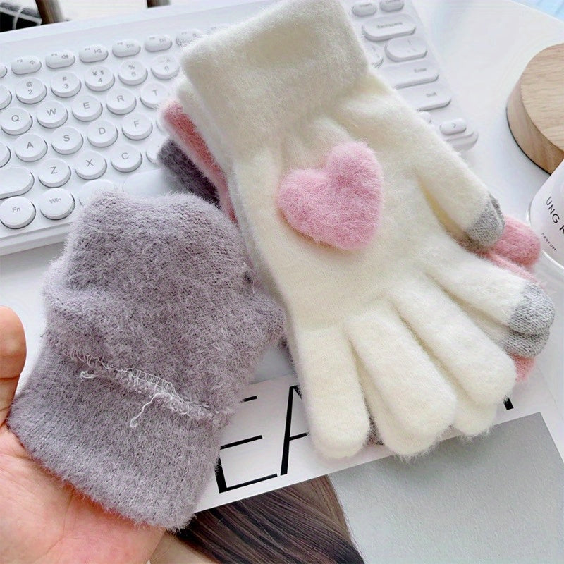 Evelien - Warm Plush Gloves with Love Heart Design