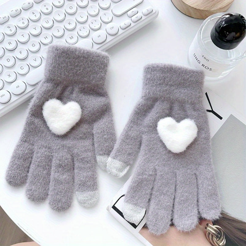 Evelien - Warm Plush Gloves with Love Heart Design