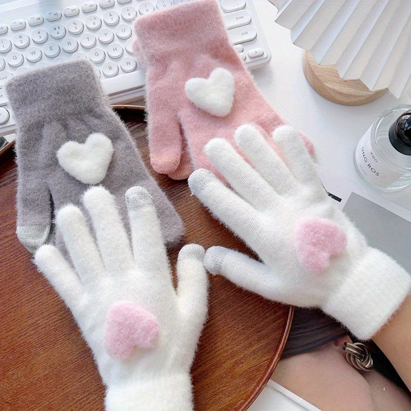 Evelien - Warm Plush Gloves with Love Heart Design