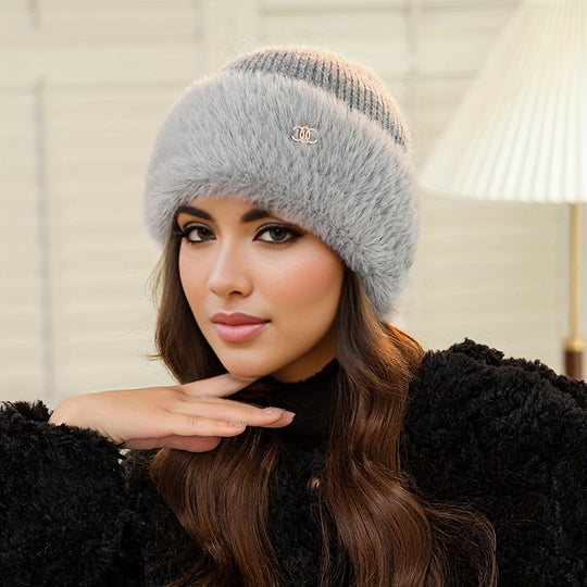 Sanne - Chic Plush Knitted Beanie with Rhinestone Label | Warm &amp; Cozy Winter Hat for Women