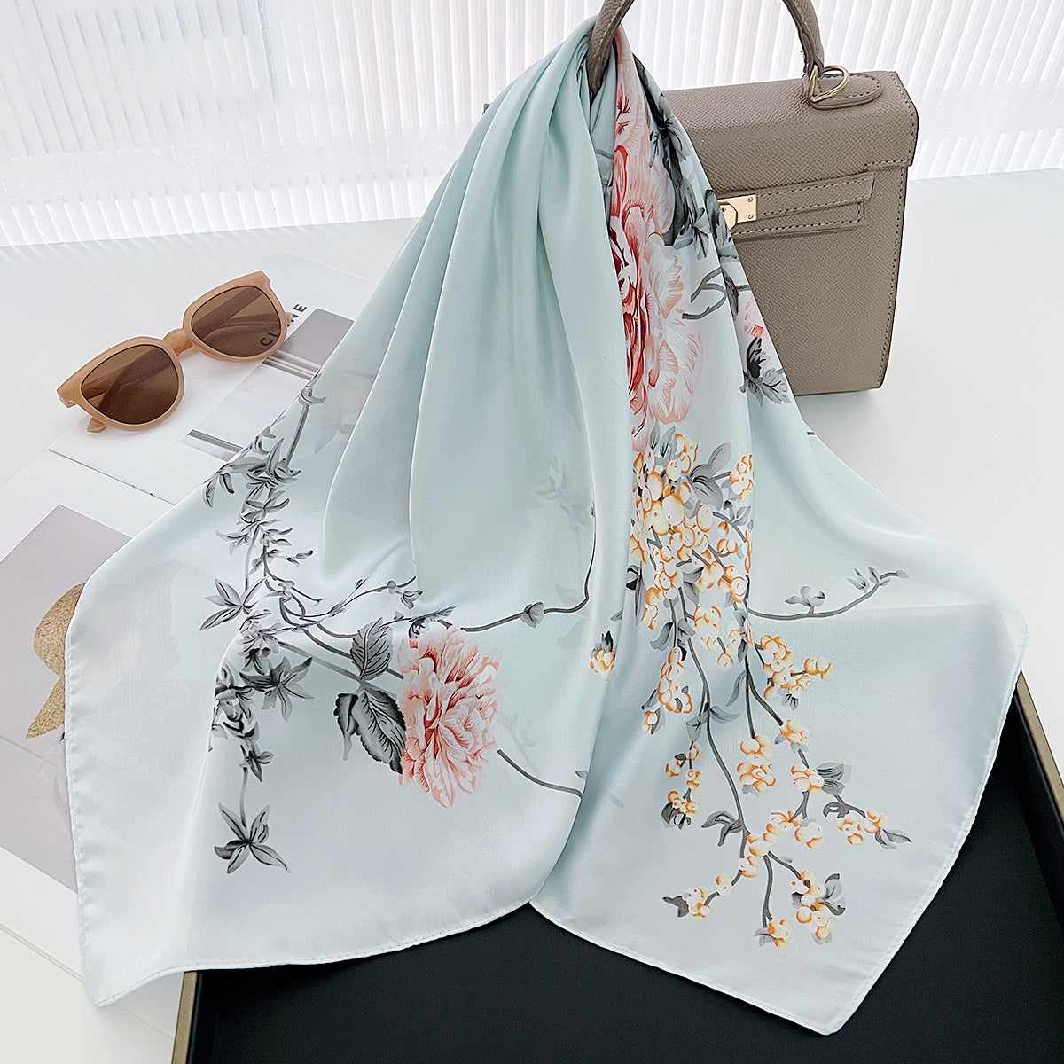 Lisa - Stijlvolle Vierkante Sjaal met Bloemenprint voor Vrouwen