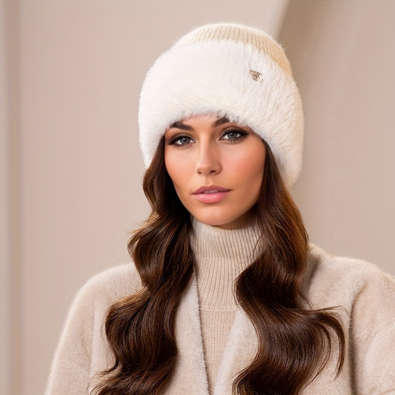 Sanne - Chic Plush Knitted Beanie with Rhinestone Label | Warm &amp; Cozy Winter Hat for Women