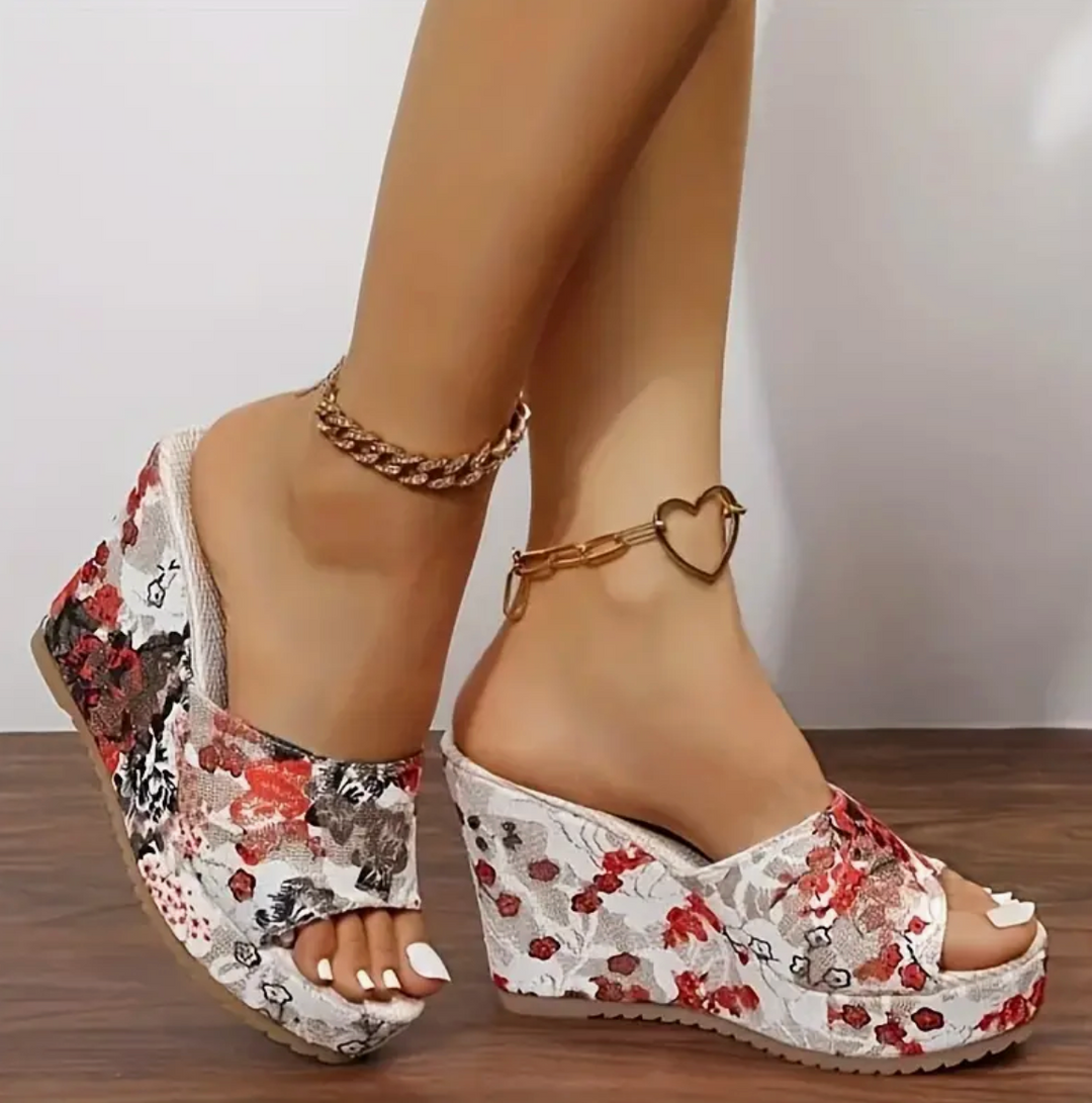 Liesbeth - The Keilhak Sandals with Flower Pattern