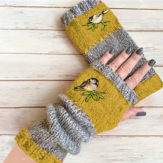 Lotte - Knitted Mohair Mittens with Stylish Color Block Design