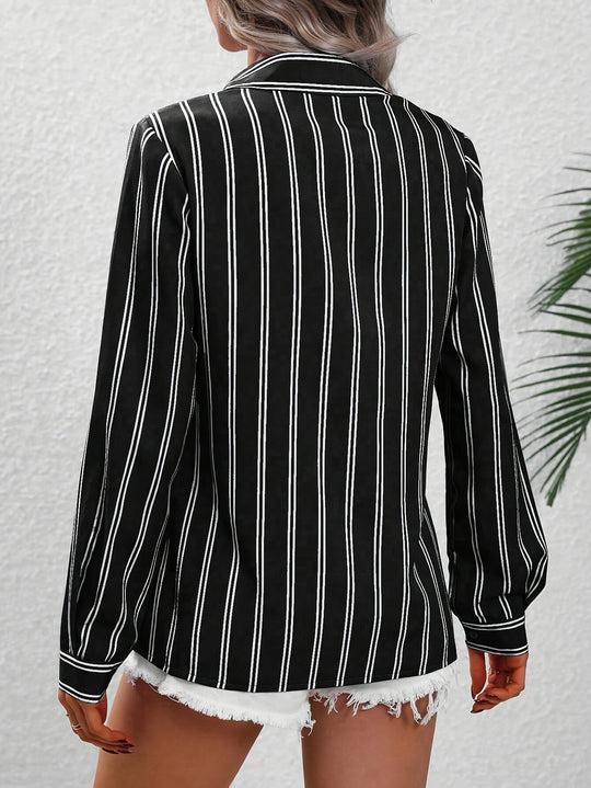 Femke - Stylish V-Neck Striped Blouse