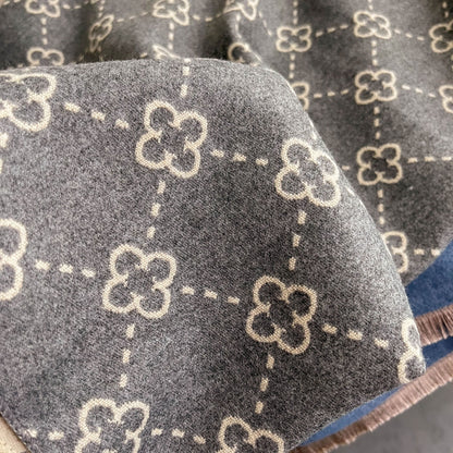 Yara - Dubbelzijdige Bloemensjaal met Franjes