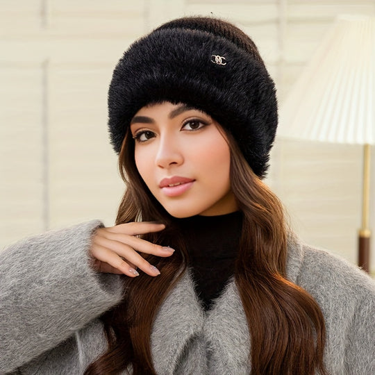 Sanne - Chic Plush Knitted Beanie with Rhinestone Label | Warm &amp; Cozy Winter Hat for Women