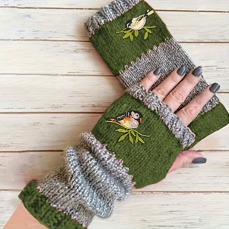 Lotte - Knitted Mohair Mittens with Stylish Color Block Design