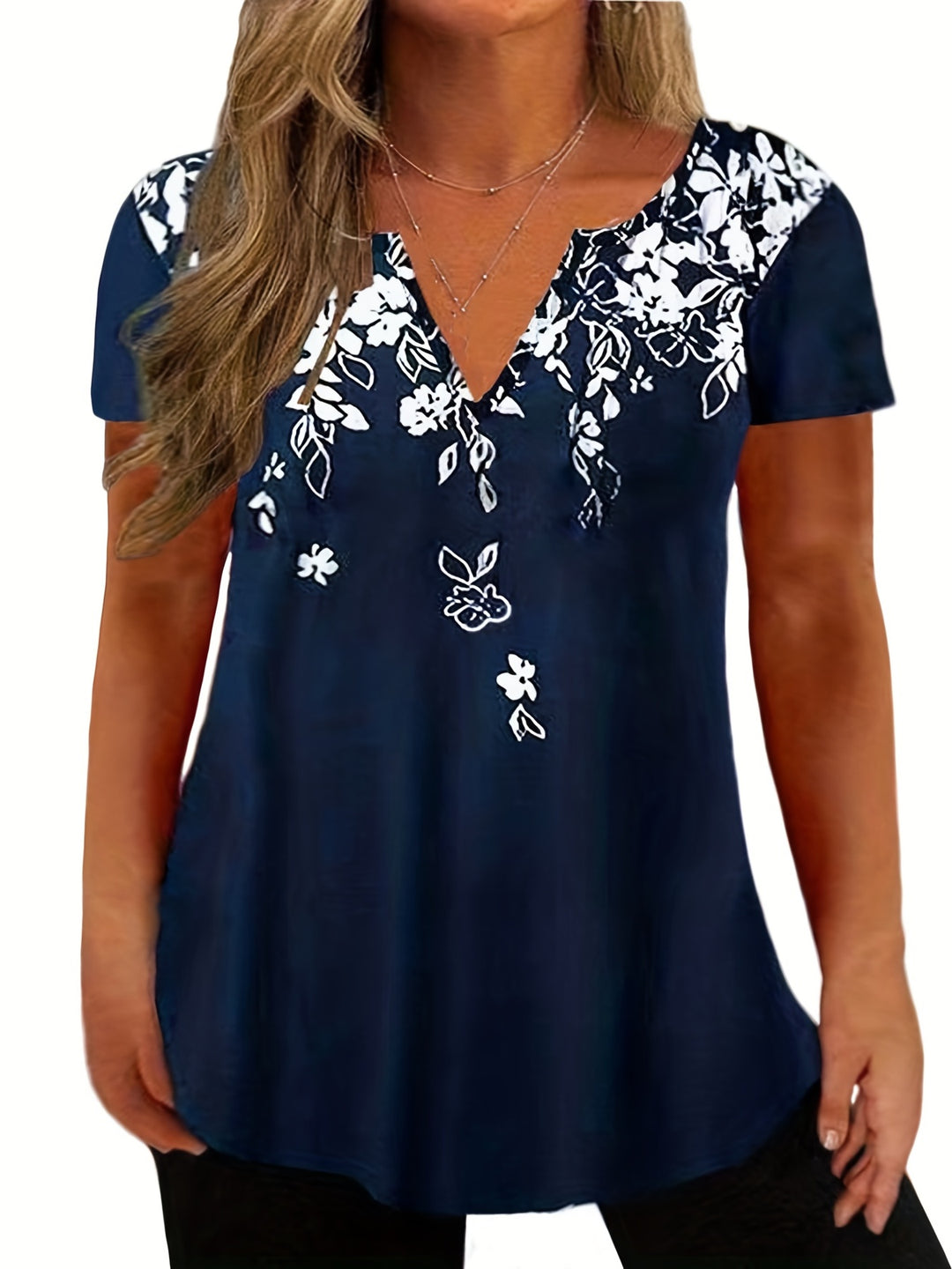 Femke - Plus Size Bloemenprint T-shirt Met V-hals