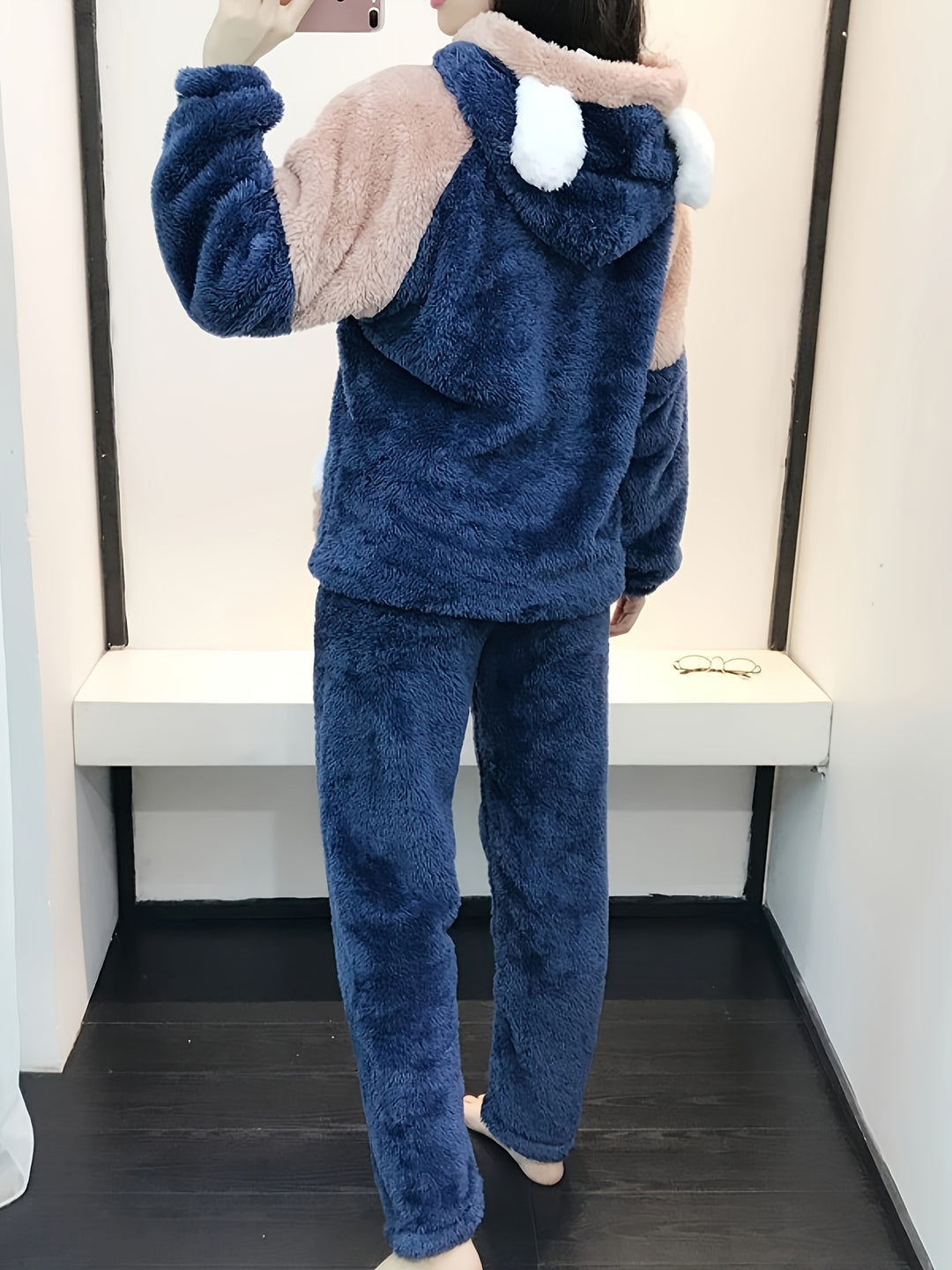 Anouk - Winter Velvet Pyjama Set with Cute Animal Print and Hood