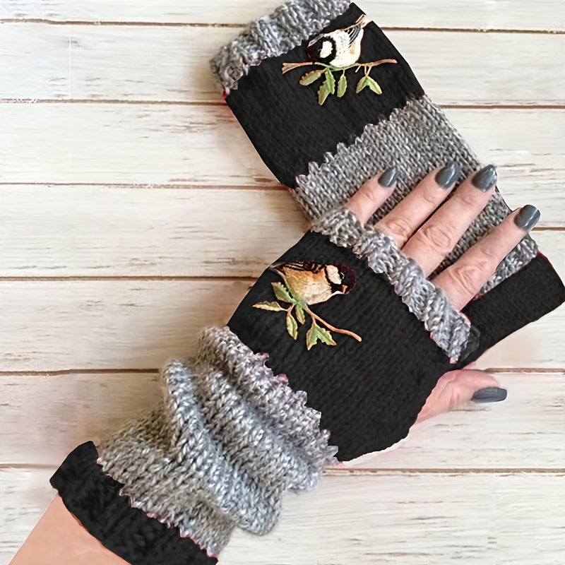 Lotte - Knitted Mohair Mittens with Stylish Color Block Design