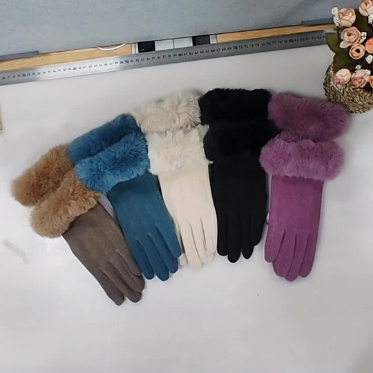 Isabella - Elegant Winter Gloves with Plush Cuffs and Touchscreen Functionality